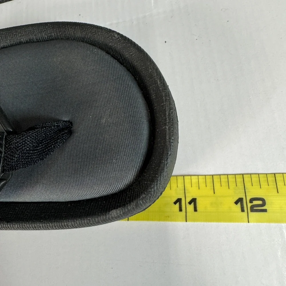 NWT Chaps Mens Performance Memory Foam Flip Flop Sandals Black Gray Size M